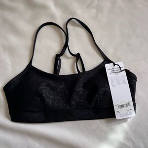 Alo Yoga Airlift Leopard Debossed Intrigue Bra